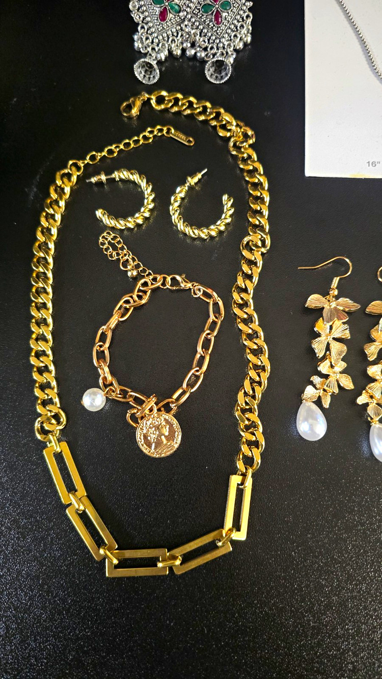 APT. 9 Time and Tru D'Bello Women’s Fashion Jewelry Mixed Lot 8 pc
